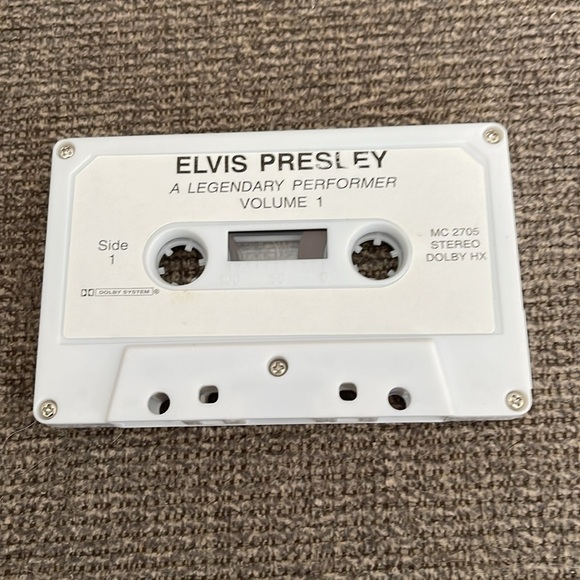 5/$25 Elvis Volume 1 A Legendary Performer Cassette Tape 50s Vintage - Picture 3 of 4